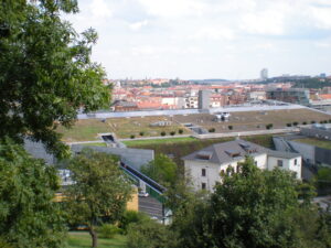 The roof of Nový Smíchov covered in grass